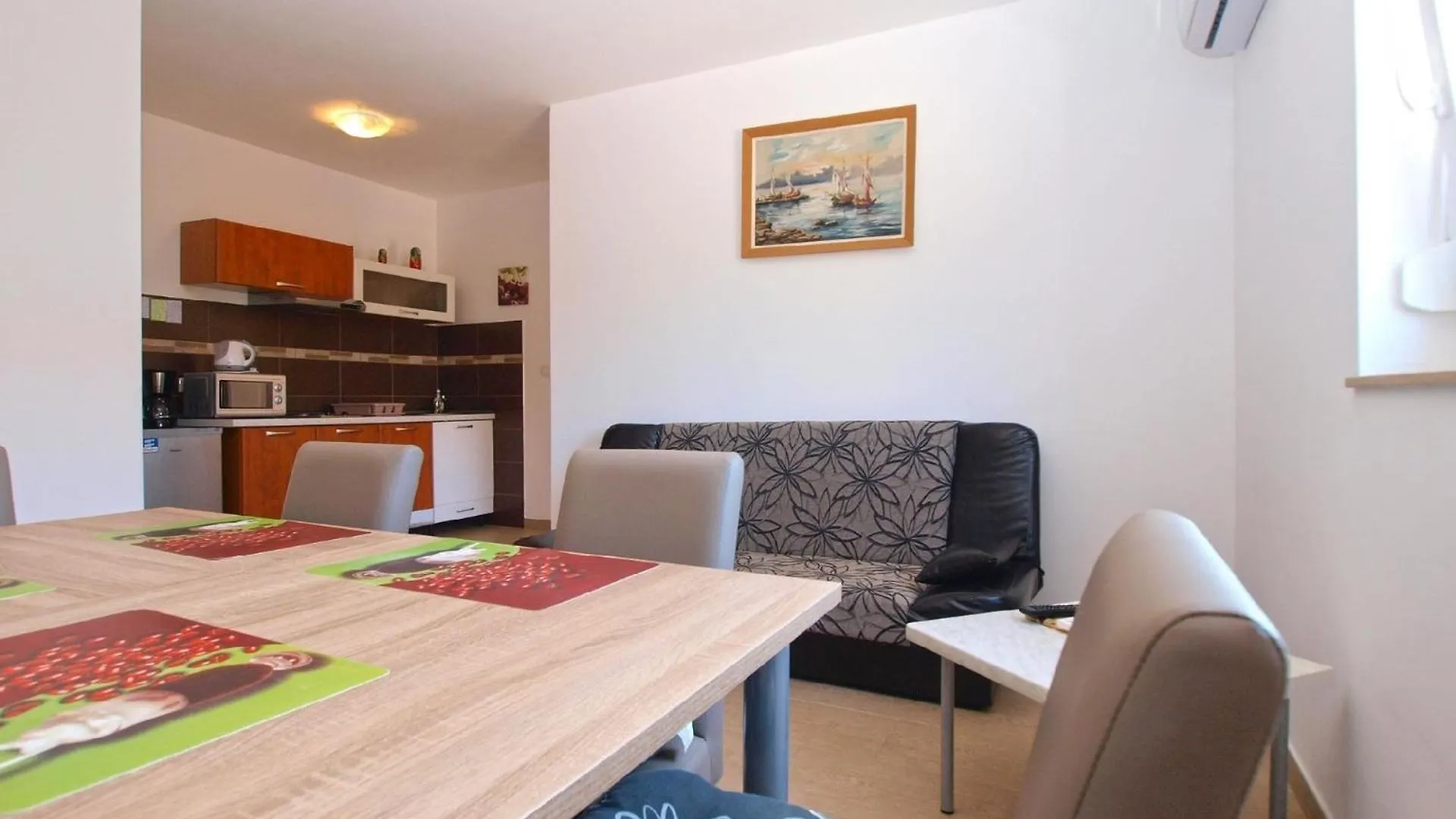Apartment Ferienwohnung Fuer 5 Personen Ca 50 Qm In Liznjan, Istrien Suedkueste Von Istrien